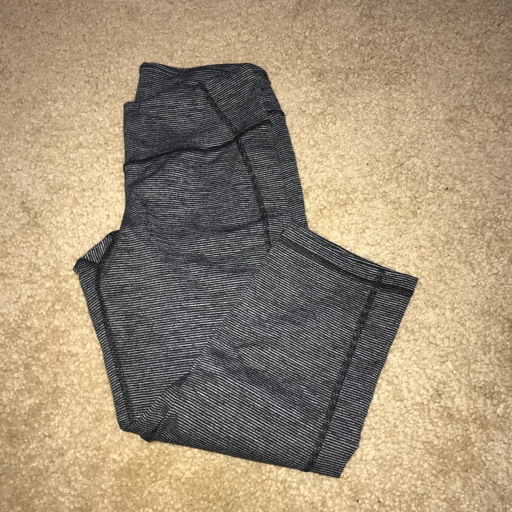 Striped cropped leggings